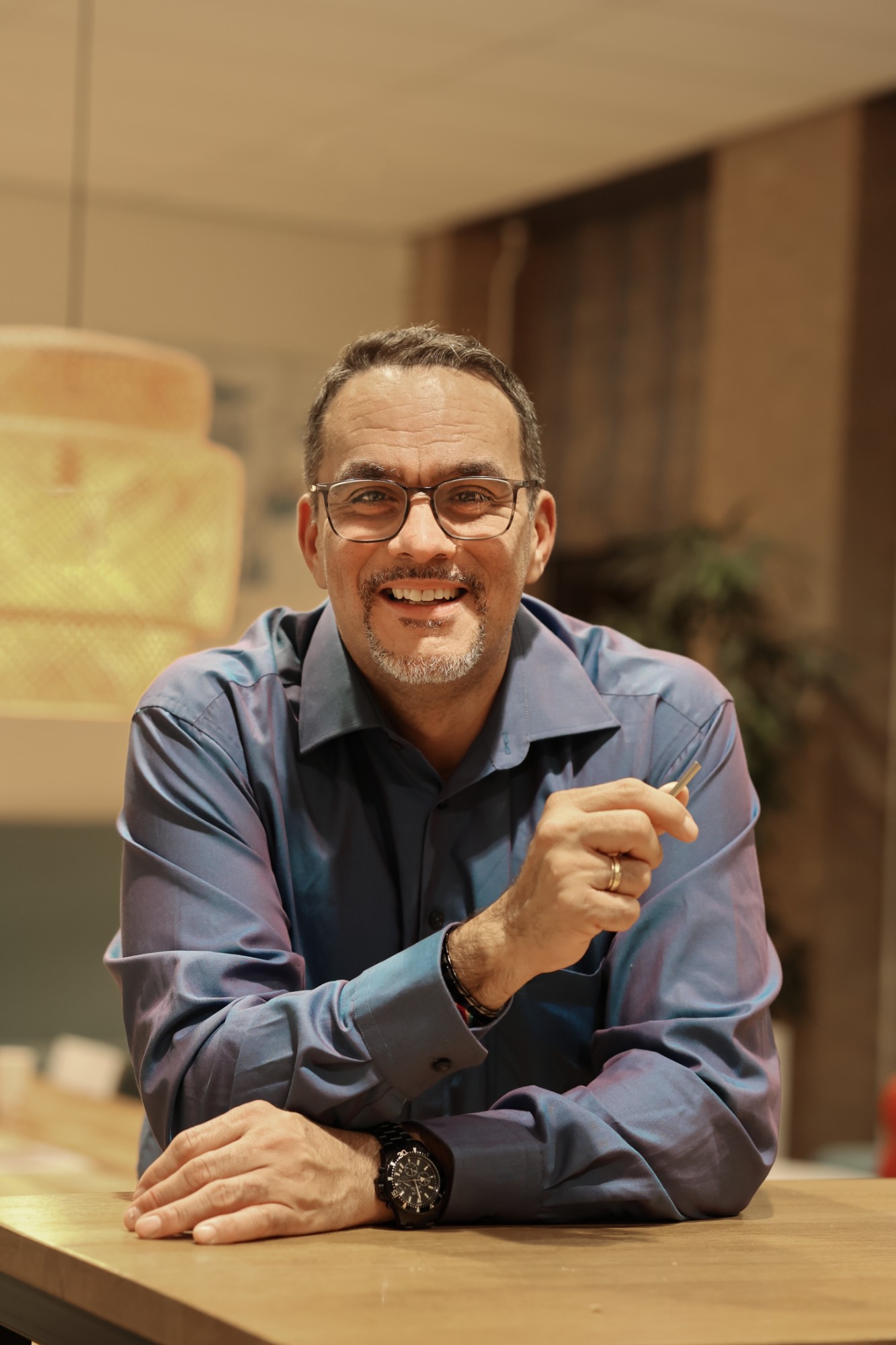 Foto van onze dirigent, Miguel Angel Santaella
